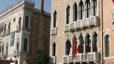 Il nuovo albergo a Ca’ D’Oro aperto da poco tempo nel palazzo sul Canal Grande ex sede dell’Actv In città non si ferma la trasformazione di prestigiosi palazzi in hotel di lusso