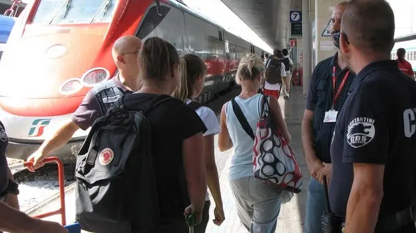 Interpress/Mazzega Venezia, 04.08.2017.- Stazione Ferroviaria S.Lucia Venezia, controlli imbarco su Fraccia Rossa con l'ausilio di Guardie Giurate.-