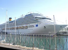 Costa Fascinosa nel porto di Savona in una immagine di archivio. 18 marzo 2015..ANSA/LUCA ZENNARO