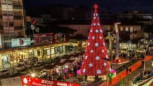 DE POLO - DINO TOMMASELLA - VEDUTA NOTTURNA DELL VILLAGGIO DI NATALE
