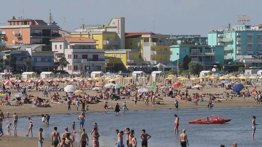 CAORLE - FGAVAGNIN - DE POLO - VEDUTE VARIE SPIAGGIA E PASSEGGIATA