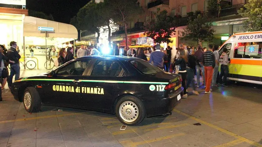 MORSEGO JESOLO PIAZZA MAZZINI DI NOTTE