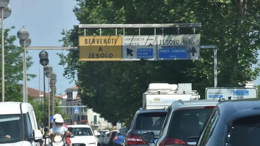 Il traffico verso Jesolo, in attesa della via del Mare