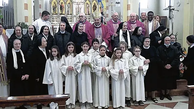 I festeggiamenti per le suore con il vescovo emerito di Treviso