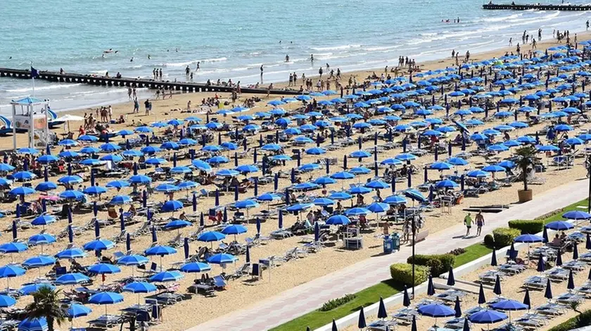 MORSEGO - DINO TOMMASELLA - JESOLO LIDO - GENTE AL MARE IN ZONA PIAZZA MILANO