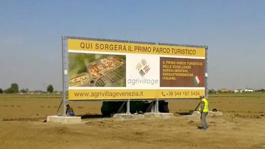 COLUCCI - DINO TOMMASELLA - MUSILE DI P. - AREA SU CUI SORGERA' "AGRIVILLAGE"