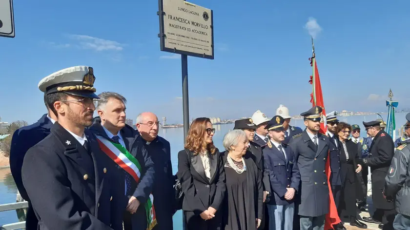 Le autorità presenti all'intitolazione del tratto di lungomare a Francesca Morvillo