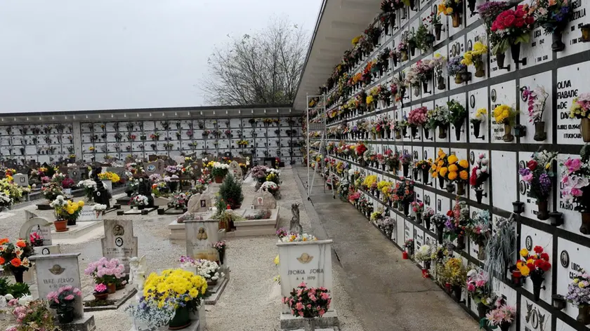 Sedico, 16 novembre 2010. il cimitero - Sopra il cimitero di Sedico