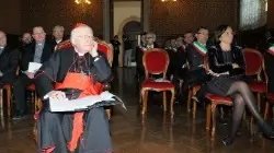 Il patriarca Scola durante la seduta del Consiglio