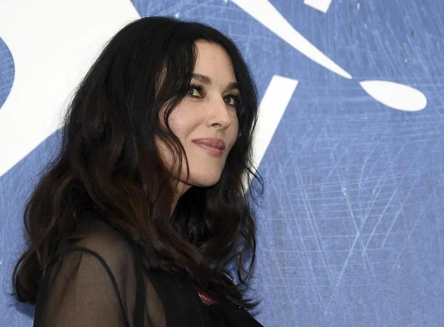 Italian actress Monica Bellucci poses during a photocall for 'Na Mlijecnom Putu' (On the Milky Road) during the 73rd Venice Film Festival in Venice, Italy, 09 September 2016. The movie is presented in the Official competition 'Venezia 73' at the festival running from 31 August to 10 September. ANSA/CLAUDIO ONORATI