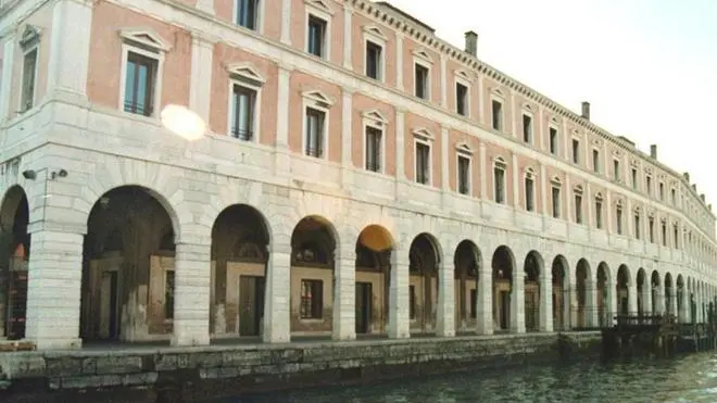 19990930 TRIBUNALE CIVILE NELLA FOTO IL TRIBUNALE CIVILE E PENALE DI RIALTO A VENEZIA ( /InterPress ) Il tribunale di Venezia, sede della Corte d'Appello
