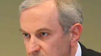 Il direttore generale di Friuladria Carlo Crosara ieri a Milano