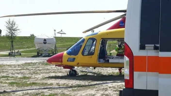 DINELLO - DINO TOMMASELLA - CAORLE - INTERVENTO DELL'ELICOTTERO E AMBULANZA IN LOCALITA' BRUSSA DI CAORLE