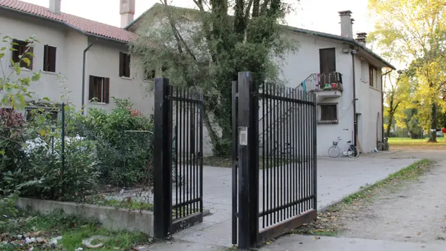 Casa di via Gaggian dove vengono ospitati degli immigrati dalla Caritas