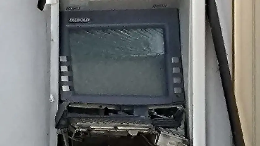 DE POLO - TOMMASELLA - ERACLEA - BANCOMAT ESPLOSO A ERACLEA MARE