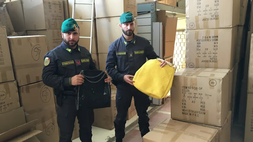 I finanzieri con le false borse sequestrate