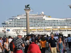 Interpress/Mazzega Vitucci Venezia, 23.06.2014.- Grandi Navi, Ore 18,47 , passaggio in Bacino San Marco della "Costa Magica"
