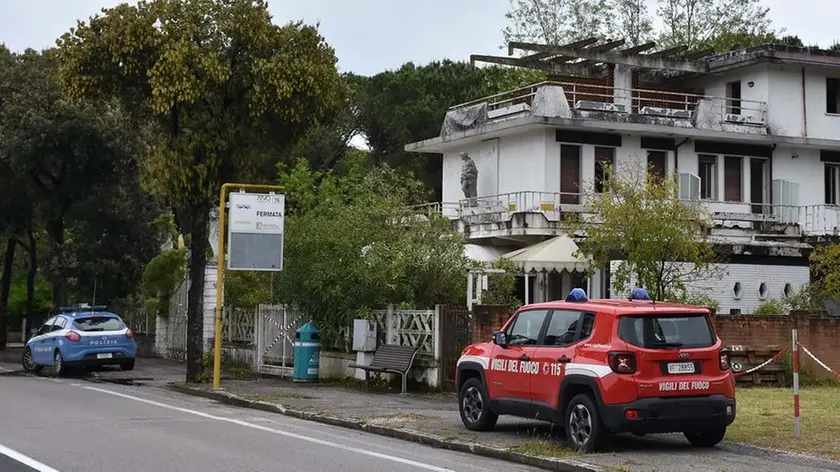 DE POLO -TOMMASELLA -JESOLO - INCENDIO EX HOTEL TIVOLI DISMESSO