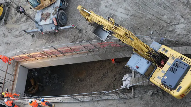 Ritrovamento di una bomba durante gli scavi per il sottopassaggio alla stazione di Mestre in prossimità del binario 1