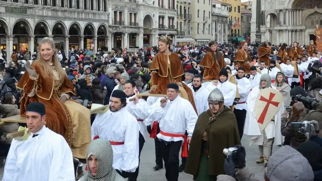 Pellicani Venezia 11.02.2012.- Corteo Marie del Carnevale in Piazza San Marco.- Interpress