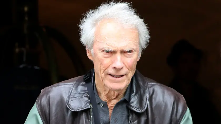 08/10/2015 New York, Clint Eastwood esce dal suo hotel