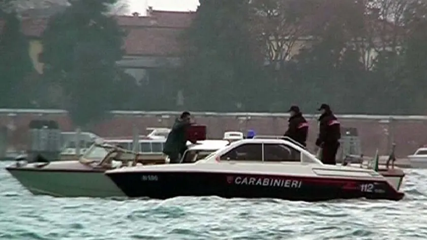 BOLLIS VENEZIA 12.03.2007.- CC COMANDO PROVINCIALE DI VENEZIA.- OPERAZIONE "TALLERO" TAXI 3.- INTERPRESS -