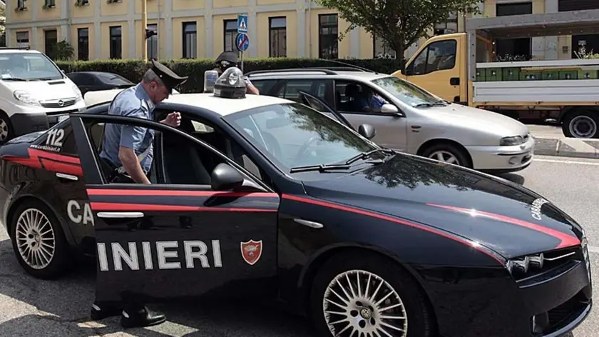 FERRO - CARABINIERI ALLA CASETTA MICHELINO