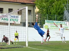 (CRUCCU) PORTOGRUARO 05/05/2013 MATTEO BOEM PORTOGRUARO (MAGLIA GRANATA) VS ALTOADIGE IL GOL DEL N¡17 ORLANDO (PORTOGRUARO)