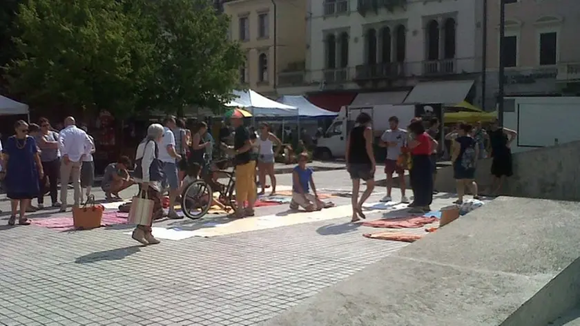 DE POLO - DINO TOMMASELLA - SAN DONA' DI PIAVE - FLASH MOB IN PIAZZA INDIPEDENZA