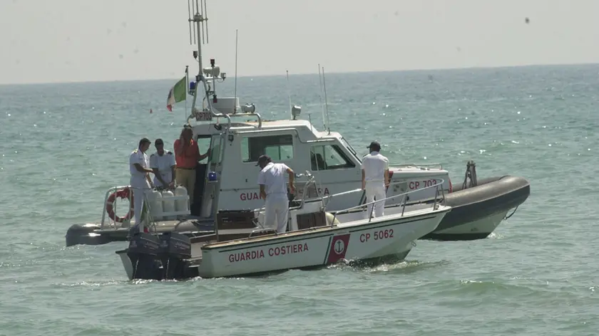 Capitaneria di porto impegnata in un controllo