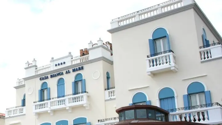 FOTO GAVAGNIN JESOLO LIDO CASA BIANCA RESTAURATA FOTO GAVAGNIN