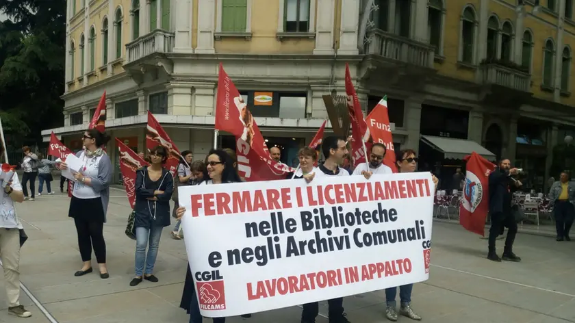 I lavoratori durante il corteo in centro a Mestre (foto Chiarin)