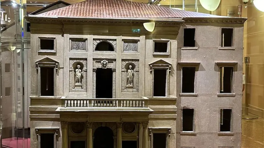 Il modello della Fenice restaurato