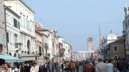 Chioggia:isola pedonale su tutto il Corso del Popolo calle s. Giacomo e isola pedonale