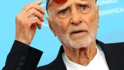 I giorni veneziani di Monicelli Al photo-call Con Paolo Baratta e sul red carpet