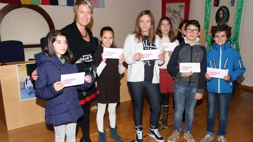ALLEGRANZI PONZANO FAMIGLIA URANTE CONSEGNA BORSE DI STUDIO ALLA CASA DEI MEZZADRI