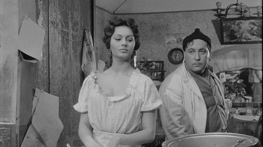 Sophia Loren in "L'oro di Napoli"