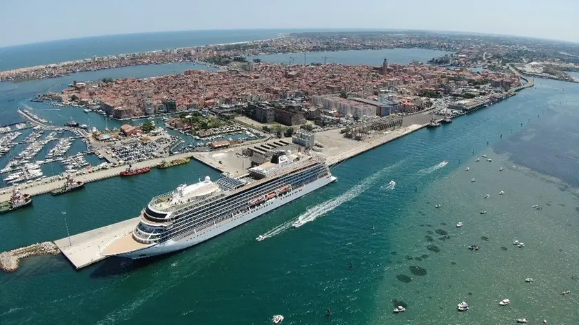 Una nave da crociera della Viking a Isola Saloni