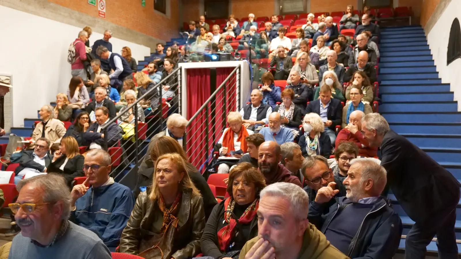 La platea dell'incontro con il professor Rinaldo a Mirano