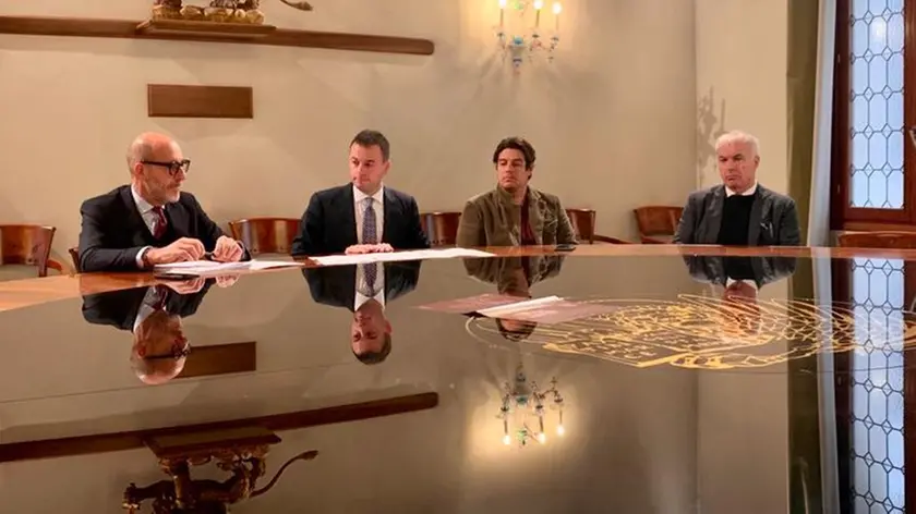 Gli assessori Michele Zuin e Simone Venturini durante la presentazione del Piano Casa a Ca’ Farsetti, con il consigliere Nicola Gervasutti e il direttore del settore casa