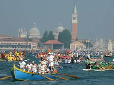 Interpress/M.Tagliapietra Venezia 08.06.2014.- Vogalonga. Partenza dal Bacino San Marco.