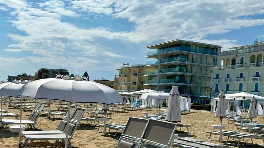 La nuova spiaggia della Cbc Beach club allestita a Jesolo