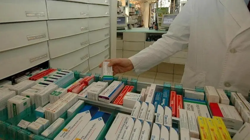 Belluno, 27aprile 2006. farmaciaTorna a febbraio il Banco farmaceutico