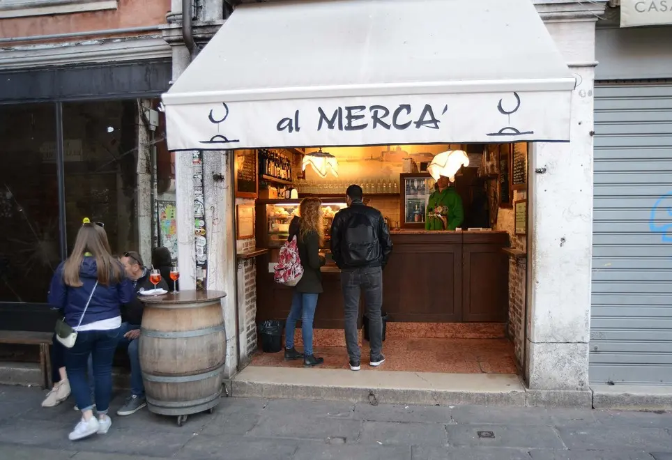 Interpress/M.Tagliapietra venezia 26.03.2019.- Bar Al Merca' in campo Bella Vienna a Rialto.