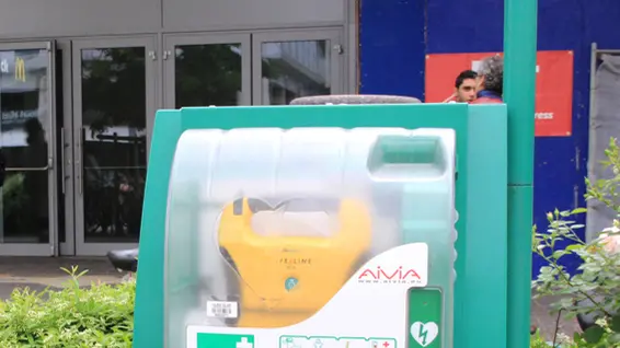 Mappa dei defibrillatori in città - nella foto di fronte alla stazione FS