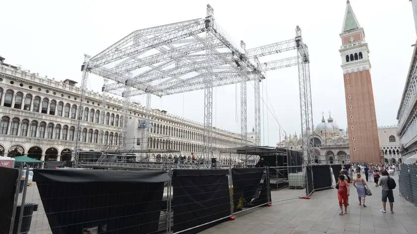 Interpress/M.Tagliapietra Venezia 02.07.2018.- Preparativi Palco Concerto Zucchero in Piazza San Marco