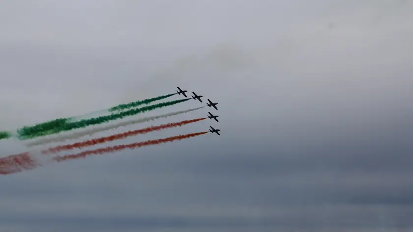 Un passaggio delle Frecce Tricolori a Jesolo per le prove dell'Air Show (foto Bortoluzzi)