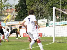 (CRUCCU) PORTOGRUARO 21/04/2013 MATTEO BOEM PORTOGRUARO (MAGLIA GRANATA) VS REGGIANA IL GOL DELLA REGGIANA