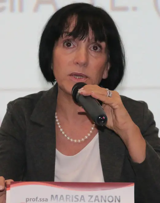 Foto Agenzia Candussi/Baschieri/ Mestre, istituto Edison-Volta/ incontro con studenti, genitori ed autorità per discutere sugli atti di vandalismo che hanno danneggiato la scuola - nella foto la preside Zanon
