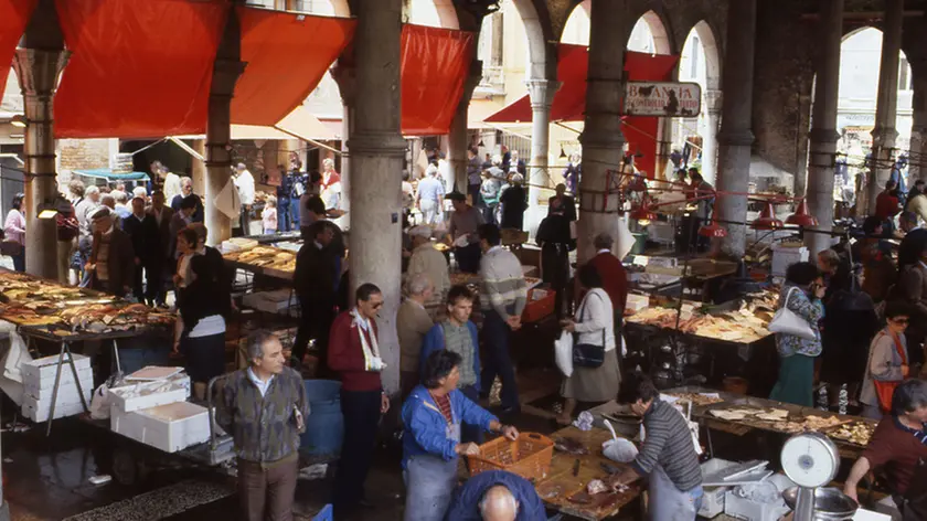 Interpress/M.Tagliapietra Venezia 01.08.2018.- Mercato del pesce di Rialto, Pescheria. ANNI "80